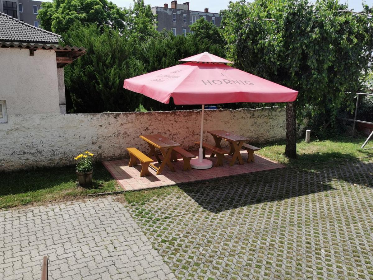 Glázer-Szálló Tapolca Exterior foto