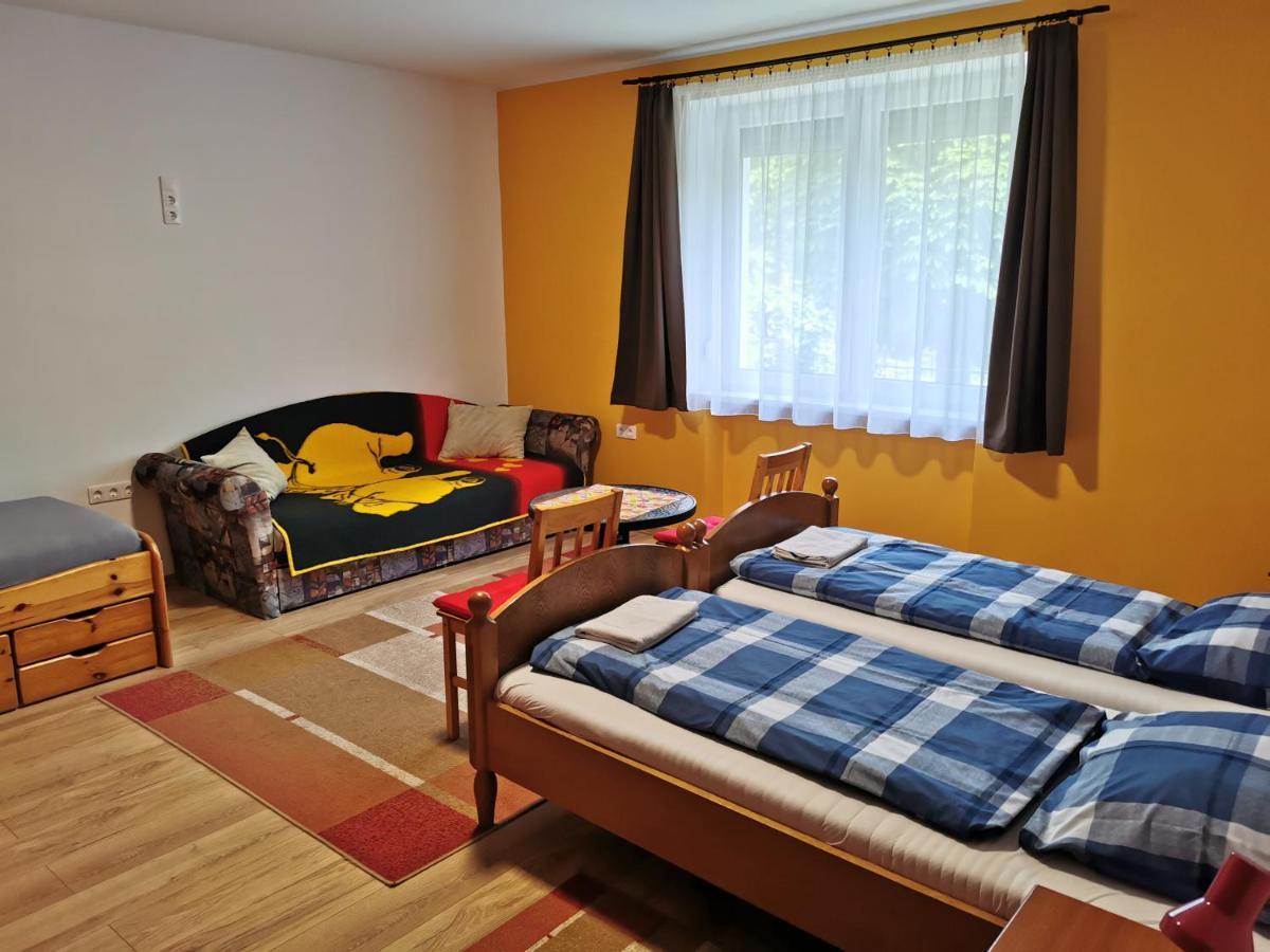 Glázer-Szálló Tapolca Exterior foto